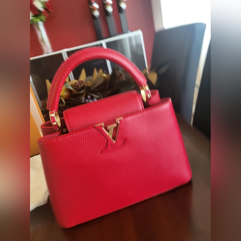 NEW LOUIS vuitton Capucines scarlet Red